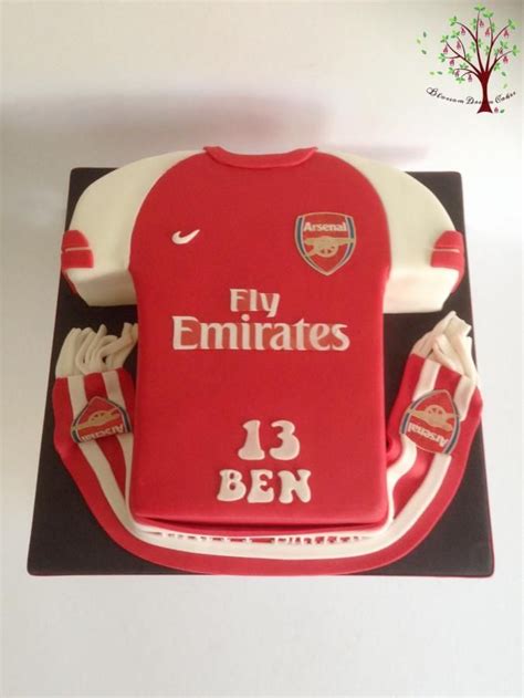 This two tiered football cake was for a arsenal supporter. Pin on awesome cakes