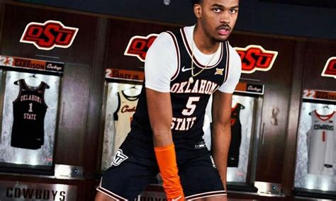 Four Star 2025 Guard Carlsheon Young Commits To Oklahoma State