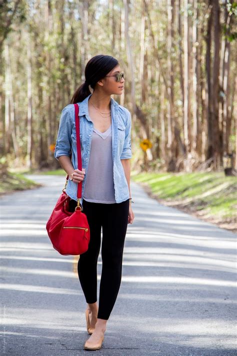 6 style tips for cute and comfortable road trip outfits road trip outfit outfits with leggings