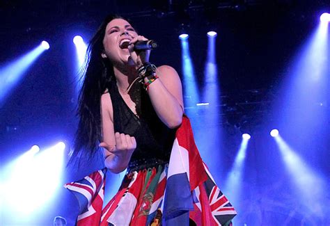 Evanescences Amy Lee Announces Pregnancy I Am So Happy