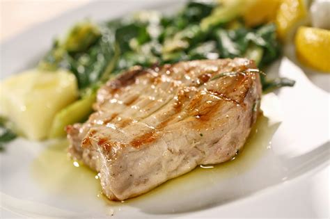 Serve These Grilled Tuna Steaks With Rice Or Slice And Serve On Fresh