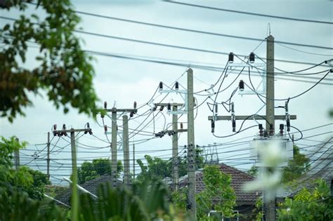 Rasio Elektrifikasi Indonesia Mencapai 9963 Persen Sepanjang 2022