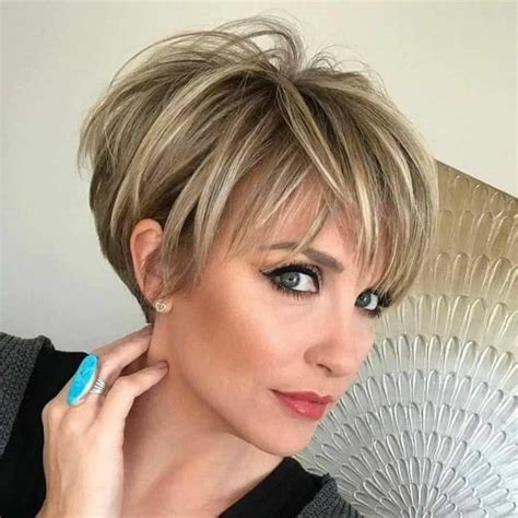 Top 15 Short Hairstyles With Blonde Highlights 2024