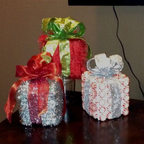 Whether a themed party or new year's eve, these christmas desk decoration never fail to impress. DIY Christmas Decor! | Christmas gift decorations, Christmas desk decorations, Christmas