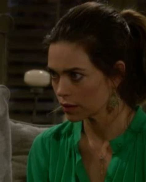 Amelia Heinle Inks New Contract With The Young And The Restless