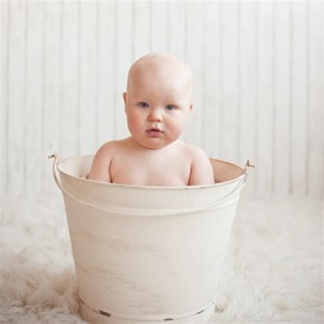 How do i stop my baby from crying in the bath? What to Do If My Baby Hates Taking Bath | Just-Health.net