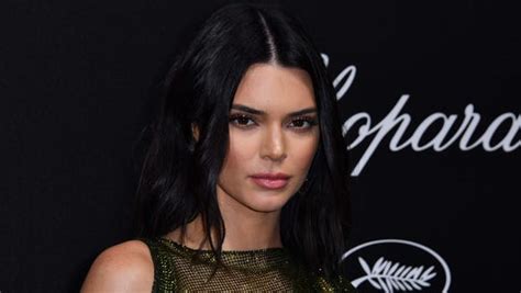 Kendall Jenner Goes Nude Poses Without Bra At Cannes My Xxx Hot Girl