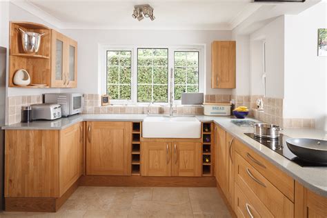 And southern canada, white oak is a heavy, strong wood popular with builders for flooring, furniture, cabinetry, doors and millwork. Solid Wood Kitchen Cabinets - Image Gallery