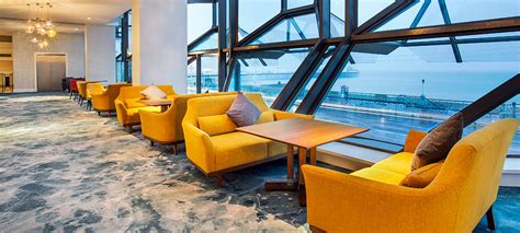 The room was a spacious and the bed was extremely comfortable. Bar & Restaurant Brighton Waterfront | Jurys Inn Hotels