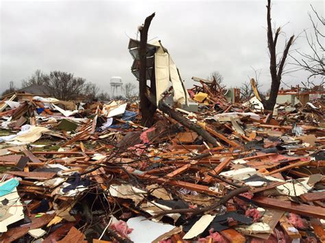 12 Tornadoes Strike North Texas Killing 13 Hundreds Of Homes Damaged
