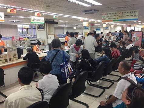 新聞稿 業務績效 熱門主題專區 個人資料保護專區 就業資訊 隱私權及安全政策 政府網站資料開放宣告. 報稅首日網路系統當機 國稅局：搶修中