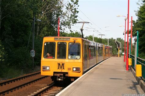 Picture Of Tyne And Wear Metro Unit 4055 At Kingston Park Station
