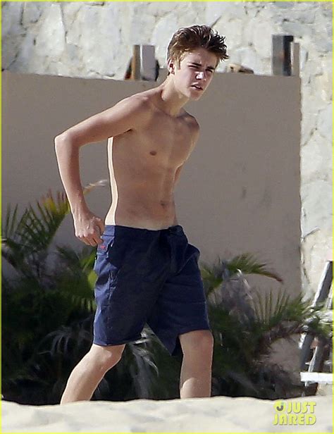 Justin Bieber Shirtless In Cabo With Selena Gomez Justin Bieber And