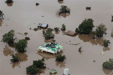 Cyclone Idai Hundreds Dead As Huge Storm Lays Waste To Parts Of