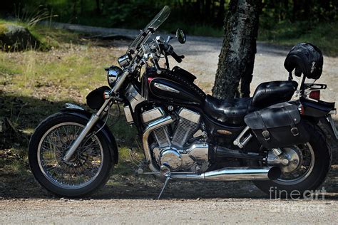 Suzuki Intruder 1400 Photograph By Esko Lindell