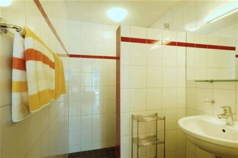 Hof 651b, schwarzenberg, 6867, austria. "Badezimmer" Schweizer Hof (Schwarzenberg) • HolidayCheck ...