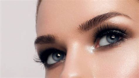 7 Easy Tricks For Natural Looking Eyebrows