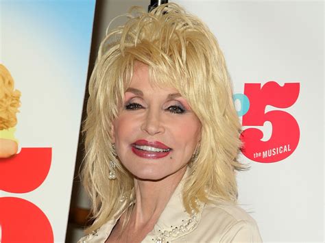 Dolly Parton Might Give a Broadway Musical About Her Life ...