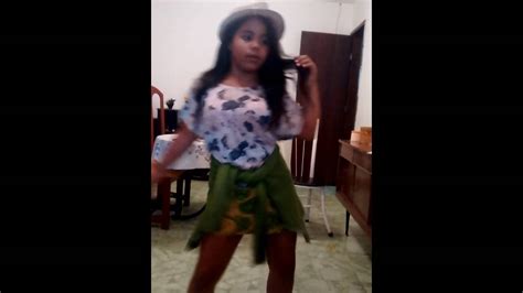 Menino de 4 anos rouba mulher do seu. Garota de 11 anos dançando rihanna - YouTube