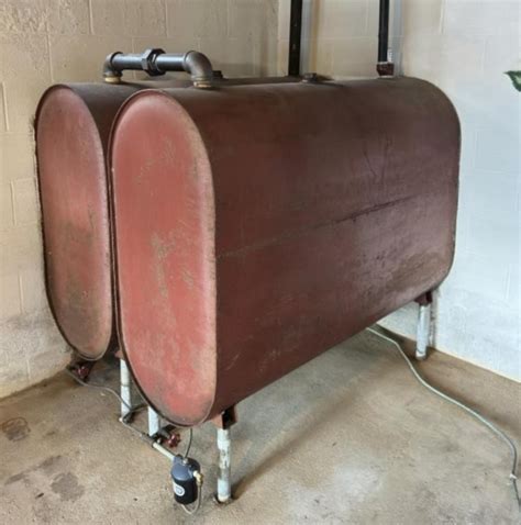 Pair Of Empty 250 Gallon Oil Tanks Live And Online Auctions On