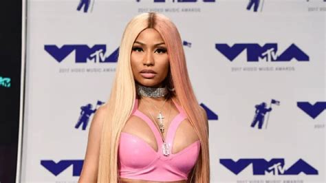Nicki Minaj Sizzles In A Sexy Pink Bikini For Hot New Video Kenyans