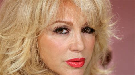 Does patricia paay have tattoos? Patricia Paay overvallen door paparazzi in zorghotel | RTL ...