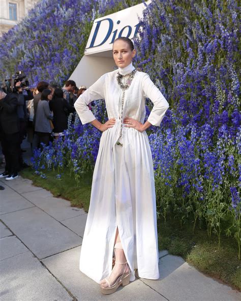 Leelee Sobieski Christian Dior Fashion Show In Paris