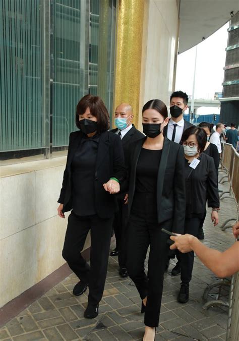 请输入你的身高和体重，并选中自动保存 bmi 历史记录，记算你的 bmi 指数。 提示: 賭王喪禮第2日，何超瓊獨自一人沒了霸氣，竇驍、奚夢瑤打扮正式 - 每日頭條