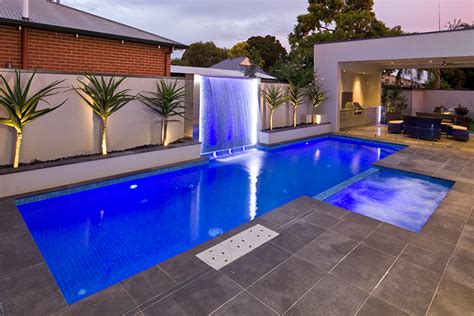 Swimming Pools Water Features With The Wow Factor Freedom Pools