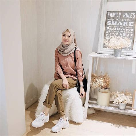 Inspiration Hijab Style Outfit Of The Day Ootd 2018 Remaja Indonesia