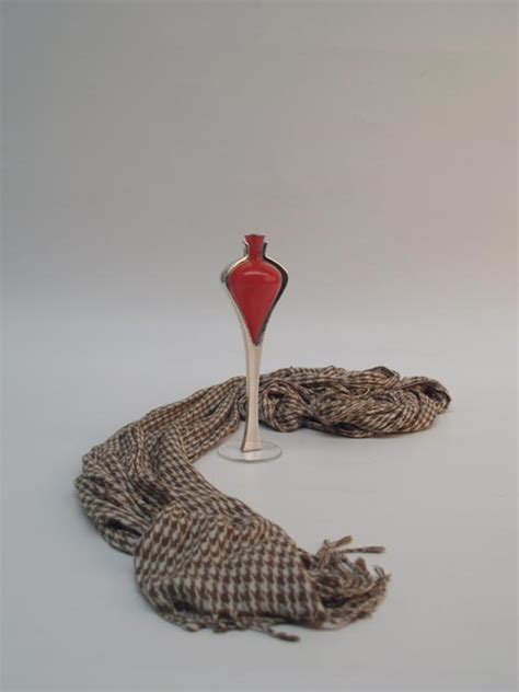 We are the world's foremost association devoted to the education, promotion, and collection of perfume bottles and vanity items. 30 Unique Perfume Bottle Designs - Jayce-o-Yesta