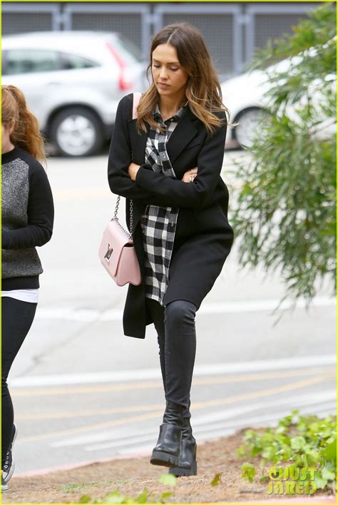 Jessica Alba Spends Sweet Day With Daughters Photo 3649156 Jessica