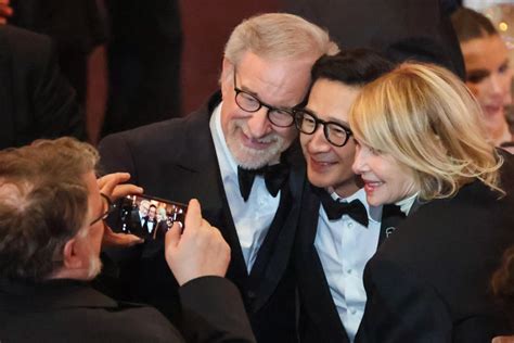 Harrison Ford And Ke Huy Share A Sweet Oscar Reunion Paper Writer