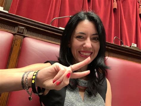 Interviste e articoli precedenti alla nomina a ministro. Due lauree per Lucia Azzolina, neo ministro dell'Istruzione. Da Floridia … con onore ...