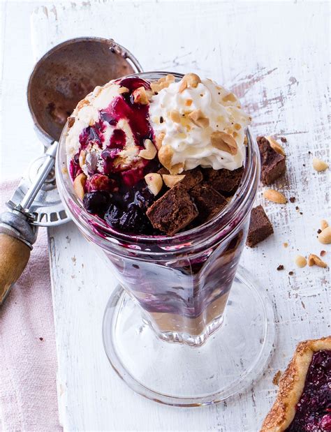 Chocolate ice cream cake with meringueson dine chez nanou. Salted caramel and brownie ice cream sundae | Recipe | Sundae recipes, Food recipes, Salted ...