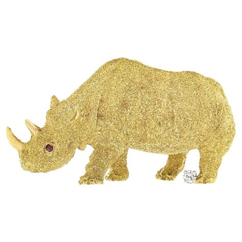 Vintage Craig Drake 18k Gold Ruby And Diamond Textured Rhinoceros Rhino Brooch Pin For Sale At