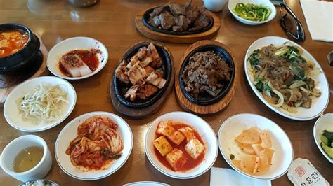 What draws me to taco recipes is the symphony of flavors from i had some leftovers from taco night and the first thing that came to mind was along the same vein, burritos. Popular Korean Bbq Side Dishes - Korean Styles