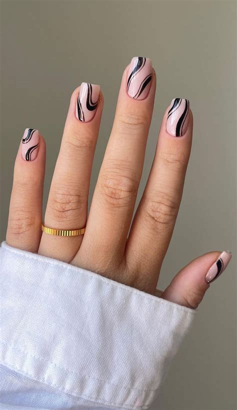 32 Prettiest Autumn 2022 Nail Trends To Try Now Black Swirl Short Nails