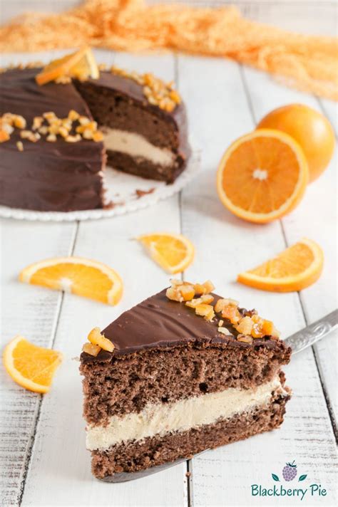 La crema chantilly al cioccolato è una variante della classica crema a base di panna montata, ed è ottima per farcire torte oppure da servire come dolce al cucchiaio. Torta al cioccolato e arancia con crema Chantilly ...