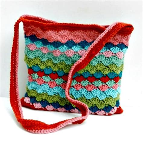 50 Free Modern Crochet Bag And Purse Patterns