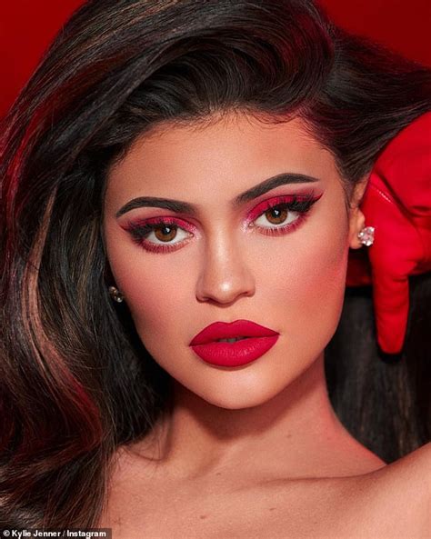 Khloe Kardashians Filled Lips Promote Kylie Jenners Lipstick Daily