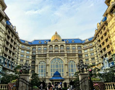 Tokyo Disneyland Hotel | Tokyo disneyland, Disneyland hotel, Disneyland