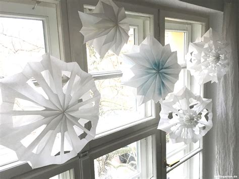 Butterbrottüten (gibt es in jedem supermarkt oder in der drogerie und kosten centbeträge. Anleitung für Sterne aus Butterbrottüten - superschnelles DIY