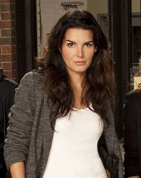 Pin By Bonnie Renee On Wow Oh Wow Angie Harmon Angie Long Hair Styles