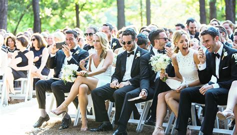 Wonderful Tips To Welcome Guests Warmly For Your Wedding