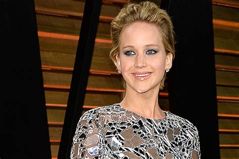 Jennifer Lawrence Grabs Fhm S Sexiest Woman In The World