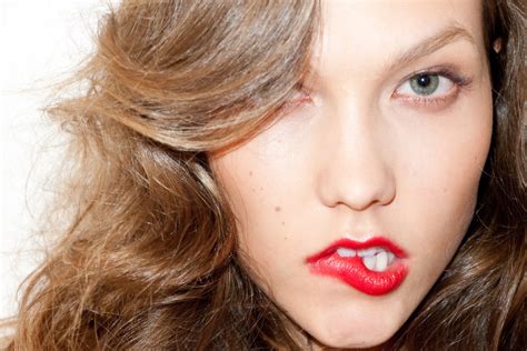 Wallpaper Karlie Kloss Model Women Simple Background Red Lipstick