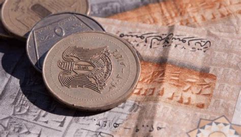تختلف كل عملة في الحجم واللون والسماكة وفقا لقيمتها. العملات السورية المعدنية تتحول إلى مصدر للمعادن تُباع ...