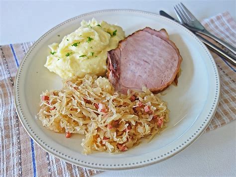 Sauerkraut mit Kartoffelpüree und Kasseler von äüöp Chefkoch