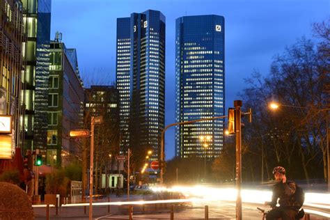 Nachrichten zur aktie deutsche bank ag | 514000 | db | de0005140008 Hypo-Chef Weimer: „Bankfilialgeschäft ist ein Sterben auf ...